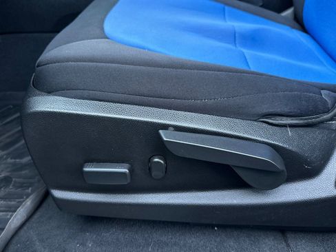 Used 2019 Chevrolet Colorado ZR2 image 12