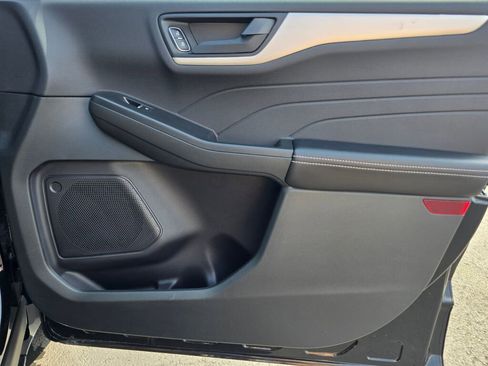 Used 2022 Ford Escape S image 39