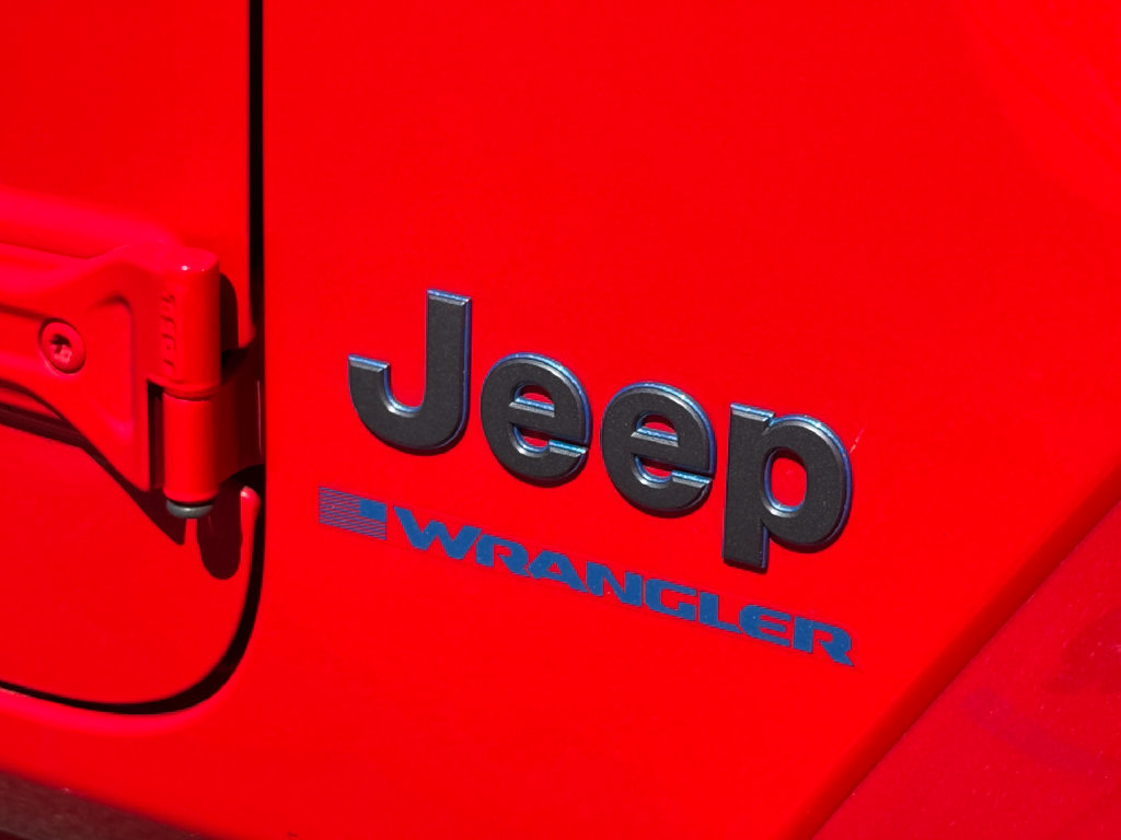 Used 2024 Jeep Wrangler Unlimited AWD/4WD image 6