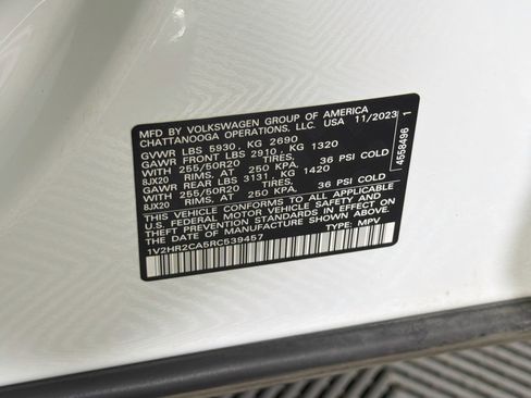 Used 2024 Volkswagen Atlas SE AWD/4WD image 12