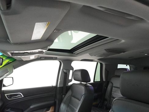 Used 2020 GMC Yukon Denali w/ Denali Ultimate Black Edition image 13