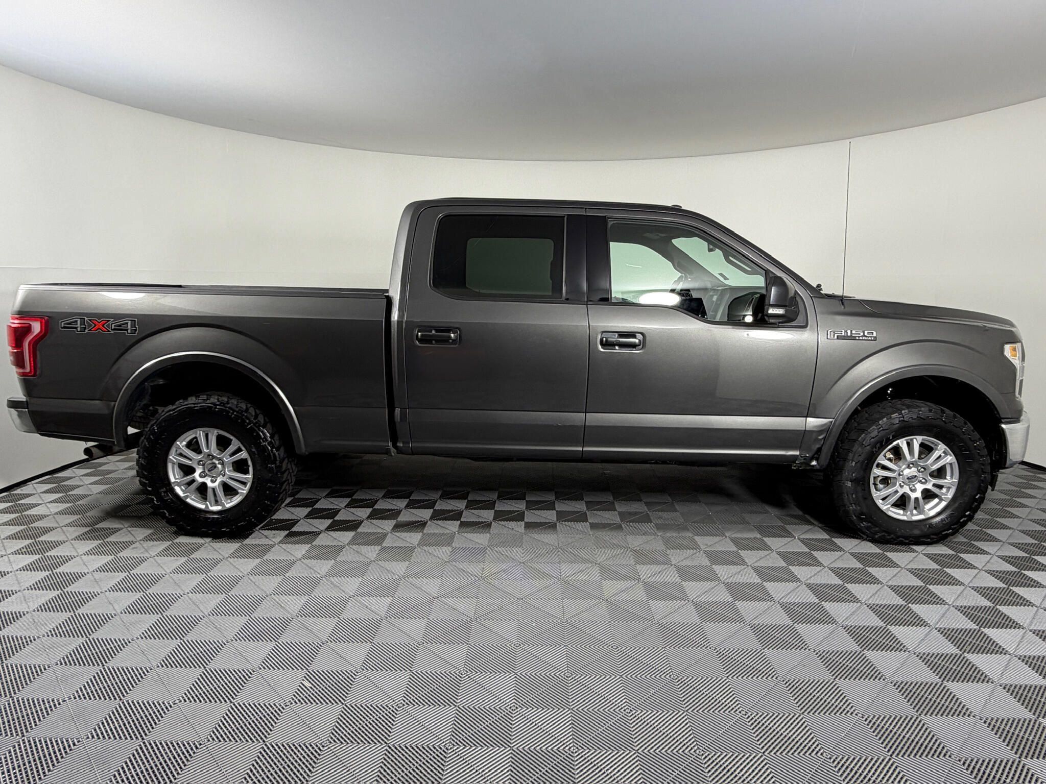 Used 2017 Ford F150 Lariat w/ Equipment Group 501A Mid AWD/4WD image 21