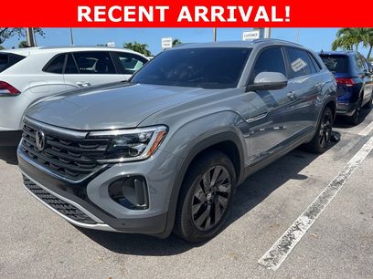 Used 2025 Volkswagen Atlas Cross Sport SE w/ Panoramic Sunroof Package