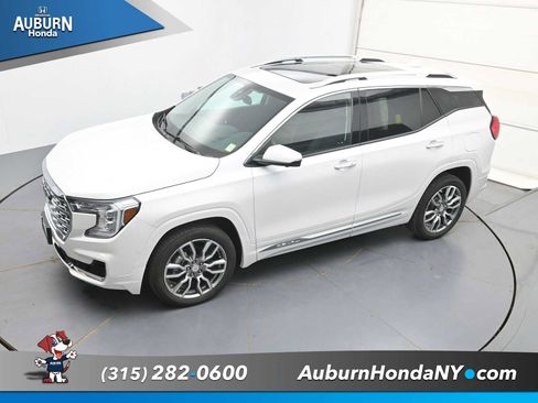 Used 2022 GMC Terrain Denali w/ Denali Premium Package AWD/4WD image 30