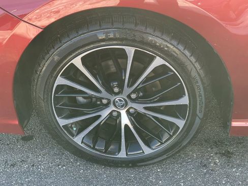 Used 2018 Toyota Camry SE image 9