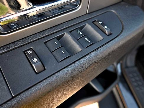 Used 2012 Ford F150 Raptor w/ Raptor Luxury Pkg image 19