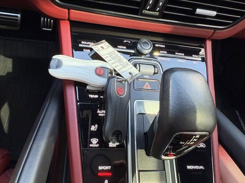 Used 2022 Porsche Cayenne GTS image 43