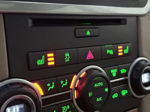 Used 2014 Land Rover LR4 HSE LUX image 36