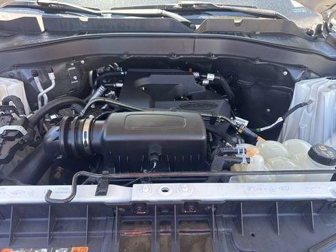 Used 2020 Ford Explorer XLT w/ Equipment Group 202A RWD image 23