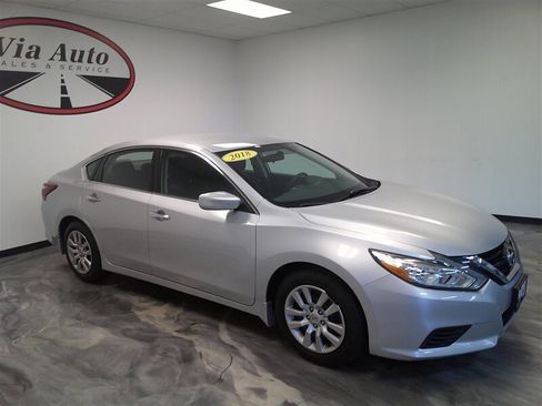 Used 2018 Nissan Altima 2.5 S w/ S Convenience Package image 2