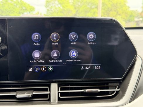 Certified 2024 Chevrolet Trax RS image 24