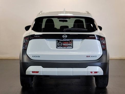 New 2025 Nissan Kicks SR w/ SR Premium Package image 30