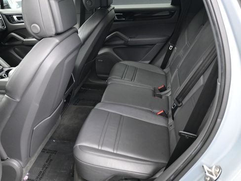 Certified 2020 Porsche Cayenne image 7