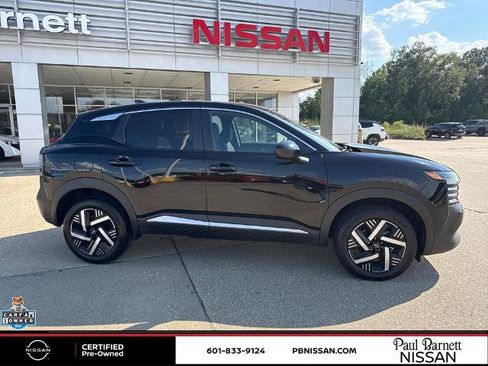 Certified 2025 Nissan Kicks SV w/ Charging Package FWD image 6