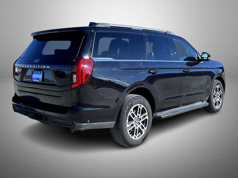 Used 2025 Ford Expedition Active AWD/4WD image 5