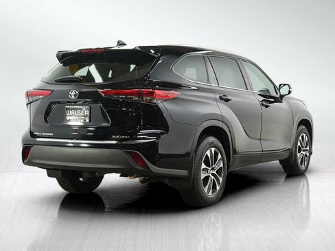 Used 2020 Toyota Highlander XLE w/ Protection Package #3 AWD/4WD image 5