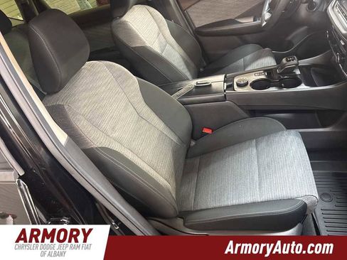 Used 2023 Nissan Rogue SV image 39