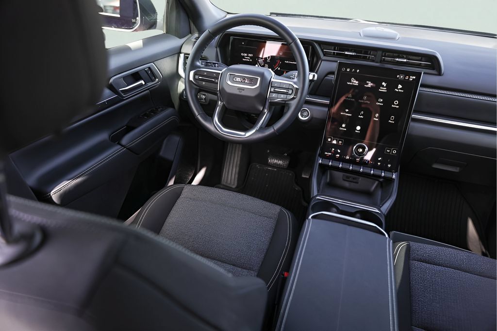 Used 2026 GMC Terrain Elevation w/ Technology Package II FWD image 26