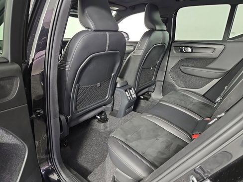 Used 2021 Volvo XC40 P8 Recharge w/ Advanced Package image 14