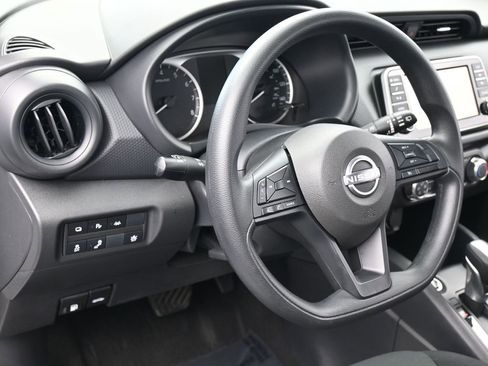 Used 2025 Nissan Kicks Play S image 14