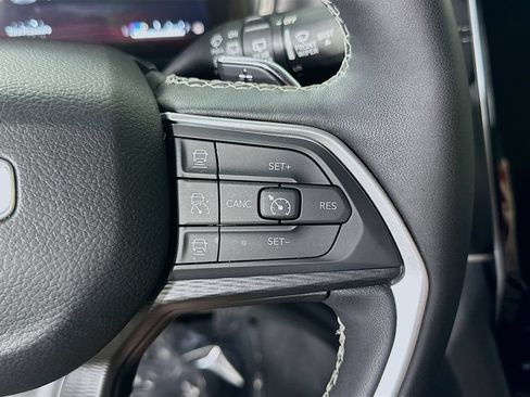 Used 2024 Jeep Grand Cherokee Altitude AWD/4WD image 22