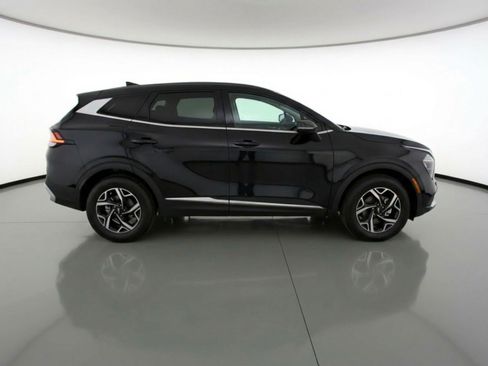 Used 2025 Kia Sportage LX FWD image 11
