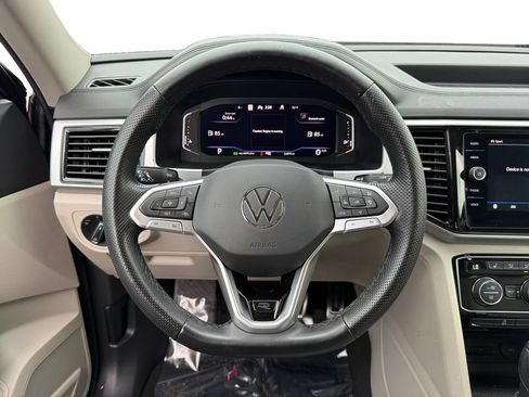 Used 2023 Volkswagen Atlas SEL R-Line AWD/4WD image 12