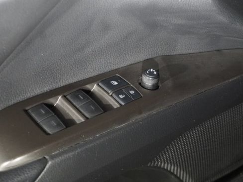 Used 2022 Toyota Camry SE FWD image 13