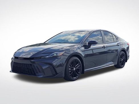 Used 2025 Toyota Camry SE FWD image 6