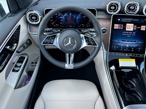 New 2025 Mercedes-Benz GLC 350e 4MATIC image 15