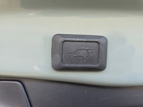 Used 2023 Toyota RAV4 XLE image 12