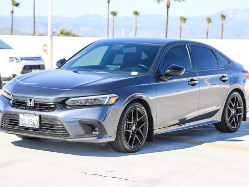 Used 2023 Honda Civic Sport image 3