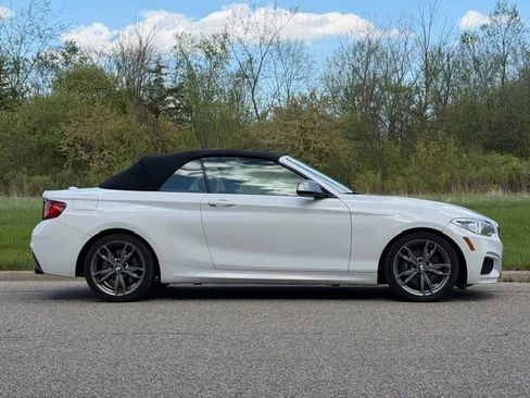 Used 2016 BMW M235i xDrive Convertible AWD/4WD image 2