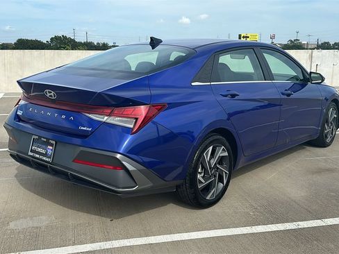 Used 2025 Hyundai Elantra Limited FWD image 13