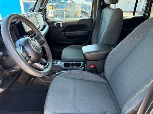 Used 2024 Jeep Wrangler Unlimited Sport AWD/4WD image 11