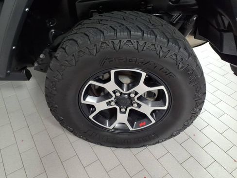 Used 2022 Jeep Wrangler Unlimited Rubicon AWD/4WD image 8