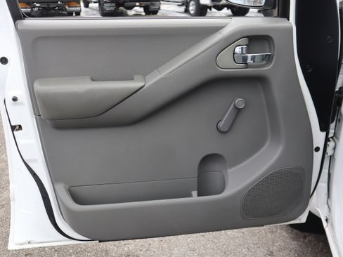 Used 2007 Nissan Frontier XE w/ Preferred Pkg image 18