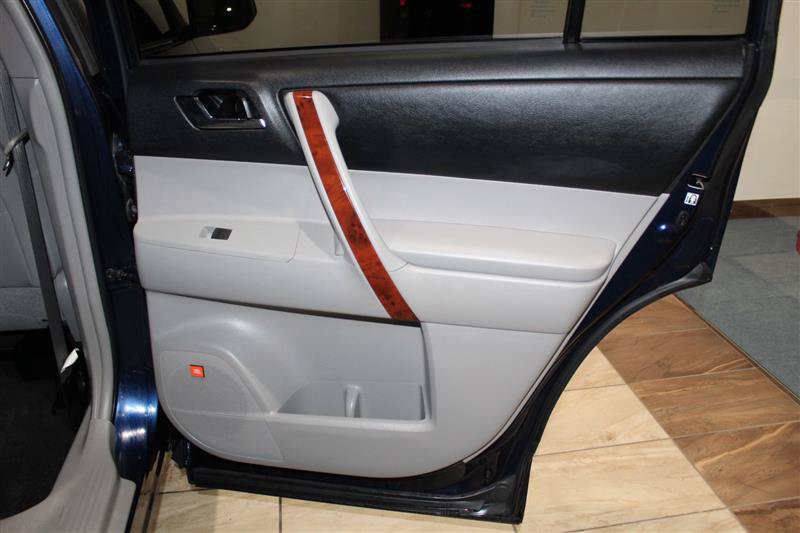 Used 2013 Toyota Highlander Limited FWD image 36