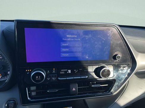 Used 2023 Toyota Highlander XLE image 20