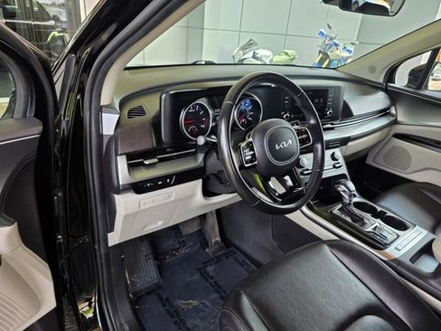Used 2022 Kia Carnival LX FWD image 22