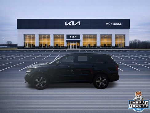 Used 2023 Kia Sorento S FWD image 9