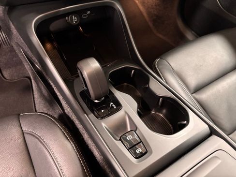 Certified 2025 Volvo XC40 B5 Core image 17