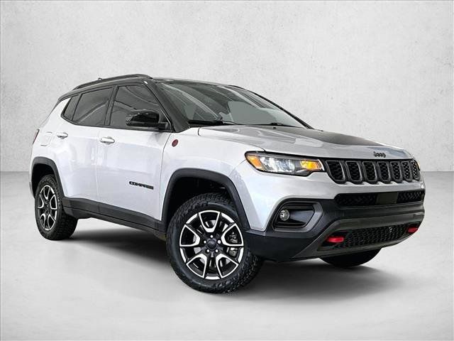 Used 2024 Jeep Compass Trailhawk AWD/4WD image 12