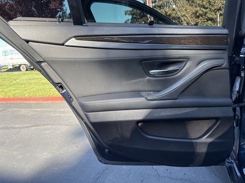 Used 2011 BMW 535i Sedan image 32