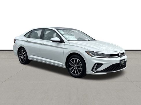 New 2026 Volkswagen Jetta SE image 3
