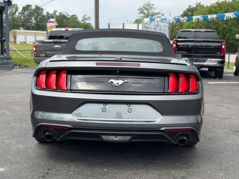 Used 2018 Ford Mustang Premium image 7