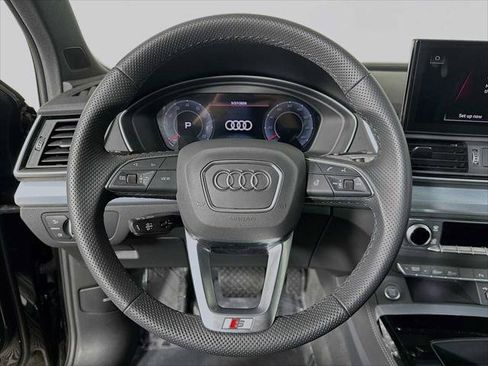 Certified 2025 Audi Q5 2.0T Premium Plus w/ Premium Plus Package AWD/4WD image 11