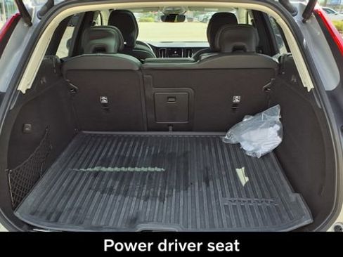 Certified 2023 Volvo XC60 B5 Ultimate w/ Climate Package image 11