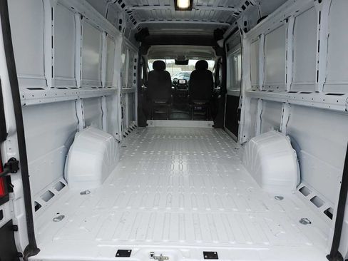 New 2024 RAM ProMaster 3500 w/ Quick Order Package 22G SLT image 17