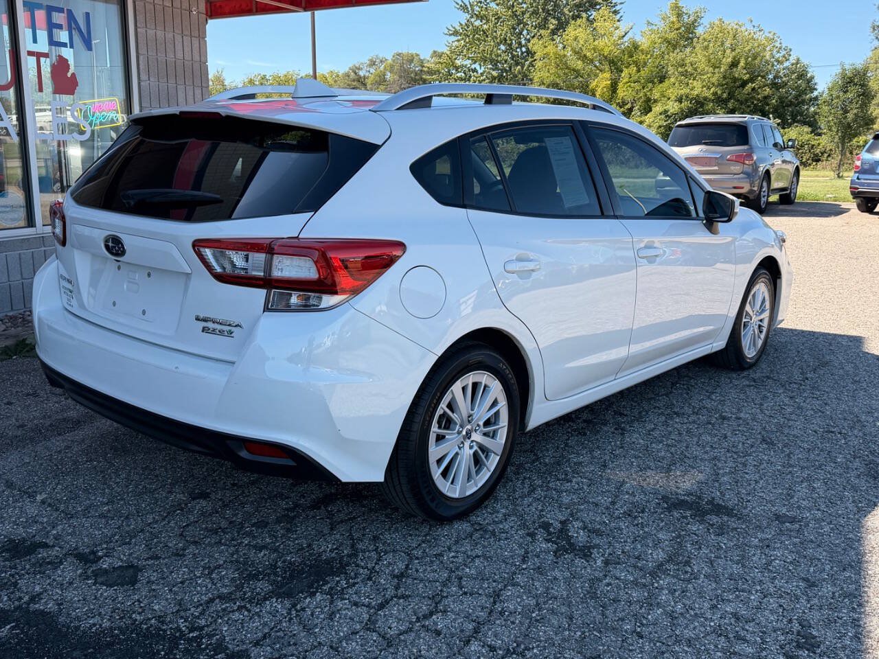 Used 2017 Subaru Impreza 2.0i Premium AWD/4WD image 5